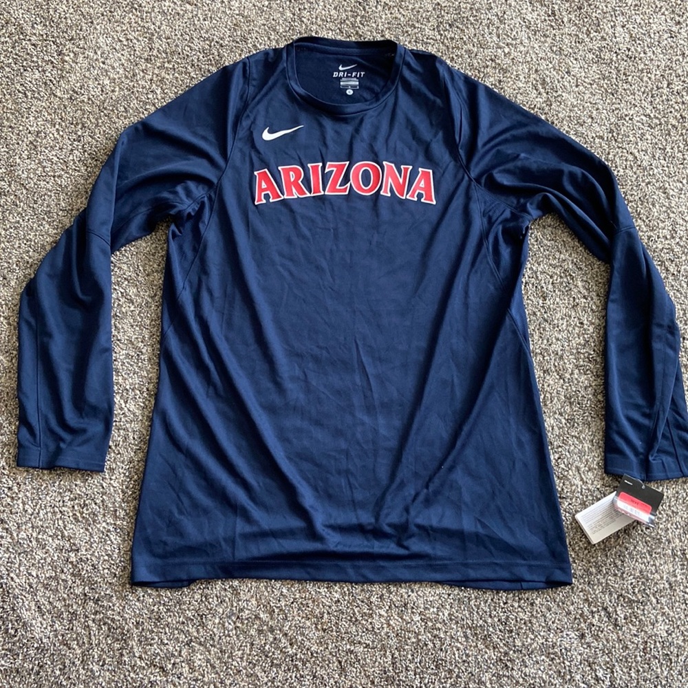 Mens long sleeve basketball warm up. Nike, size large.